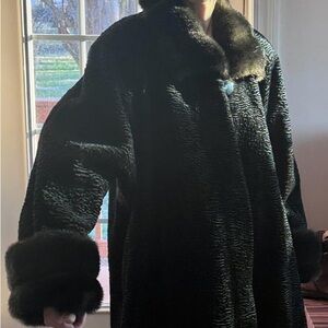 Black Teddy Jacket with Luxurious Fur Trim